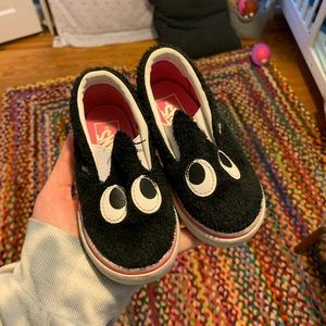 Toddler vans fuzzy monster slip ons